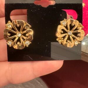 Trifari 1930’s Elegant Gold Floral Earrings